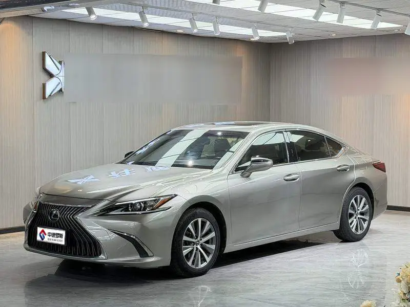 Lexus ES 2018 200 Excellence Edition National V