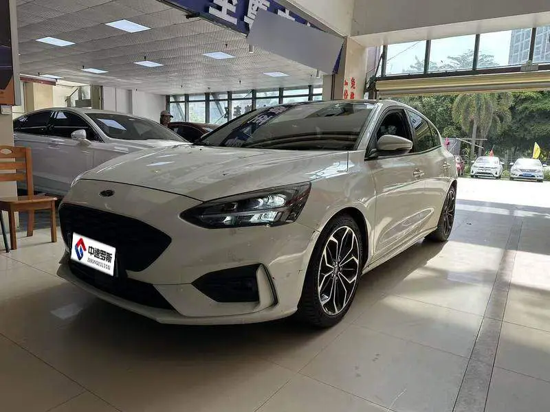 Fox 2019 Hatchback EcoBoost 180 Automatic ST Line