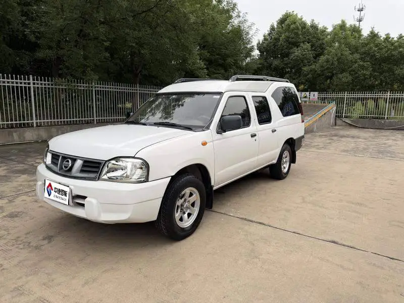 Nissan ZN van 2013 2.4L 2WD Standard 5 Seater