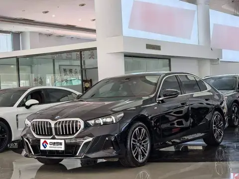 BMW 5 Dòng xe 2025 525Li M Sport Package