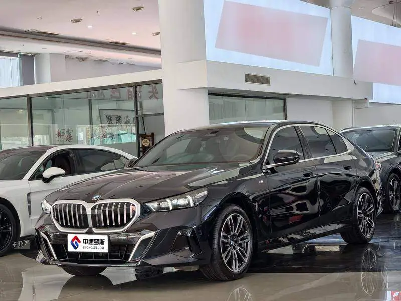 BMW 5 Series 2025 525Li M Sport Package