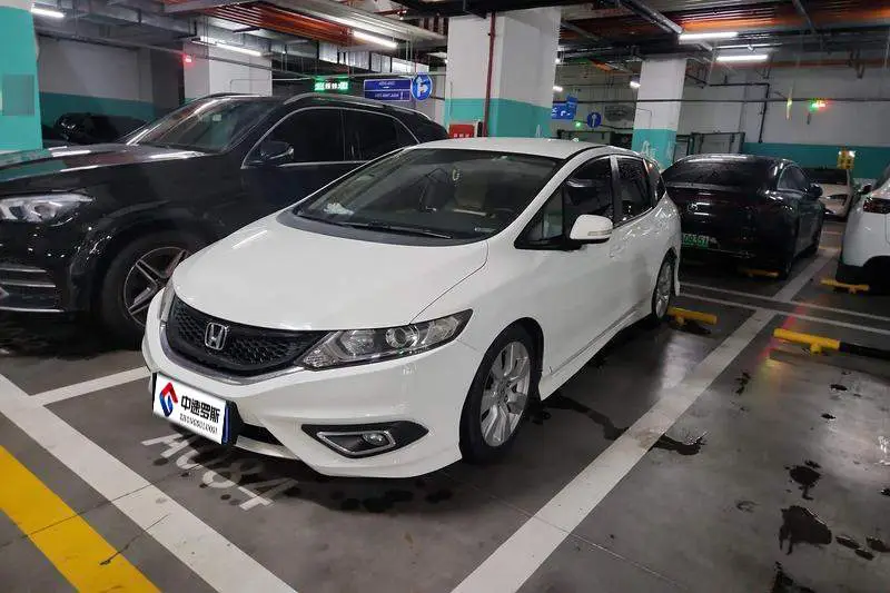 Jed 2013 1.8L Automatic Comfort Edition 5 Seaters