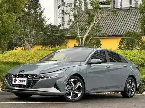 Elantra 2022 1.5L CVT LUX Premium Edition