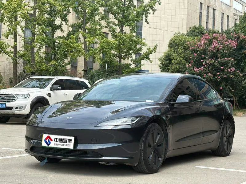 Mẫu 3 2023 rear-wheel drive version