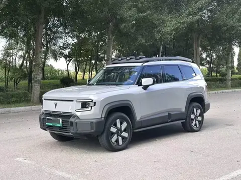 Dark blue G318 2024 4WD air suspension version