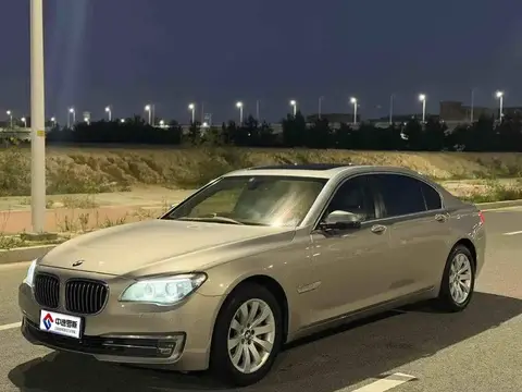 BMW 7 السلسلة 2013 730Li Leading Edition