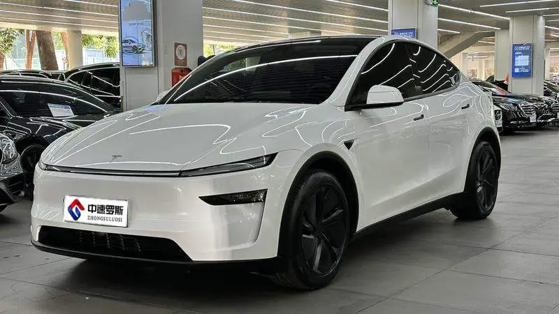 Model Y 2025 Facelift Long Range All-Wheel Drive Version