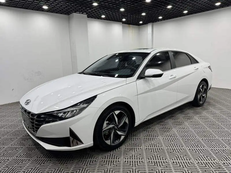 Elantra 2022 1.5L CVT LUX Premium Edition