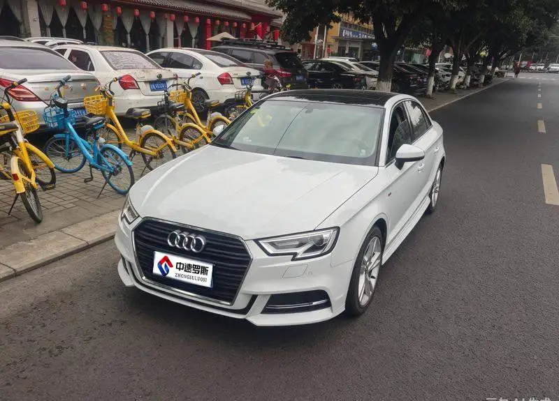 Audi A3 2018 30th Anniversary Limousine 35 TFSI Fashion Edition