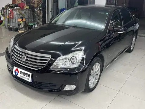 crown 2011 2.5L Royal Leather Sunroof Special Edition