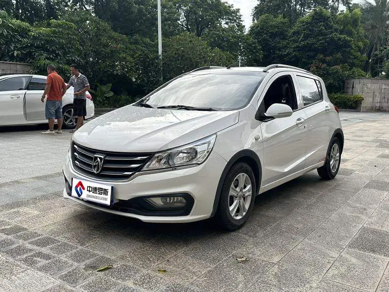 Baojun 310 2016 1.2L Manual Fashion Model