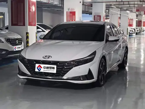 Elantra 2022 1.5L CVT LUX Premium Edition
