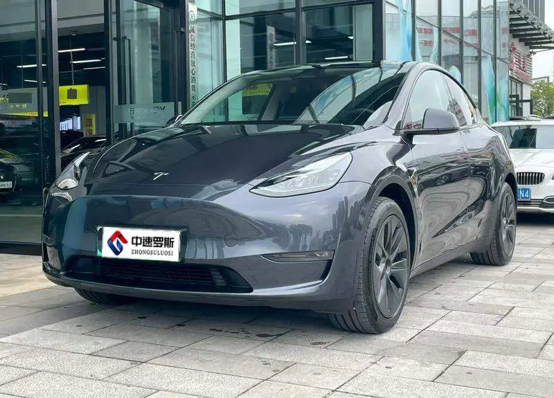 Modèle Y 2024 long-range all-wheel drive version