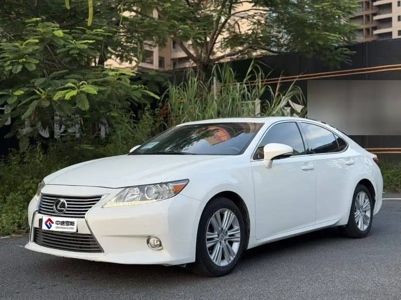 Lexus ES 2013 250 Deluxe Edition