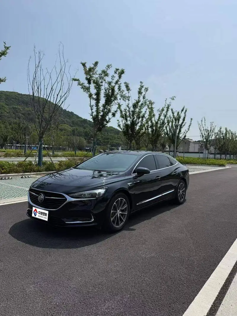LaCrosse 2022 652T Luxury