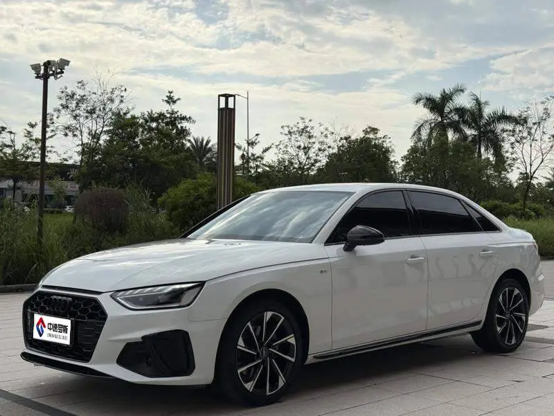 Audi A4L 2023 40 TFSI Luxury Dynamic Edition