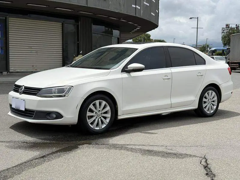 Sagitar 2012 1.6L Automatic Comfort
