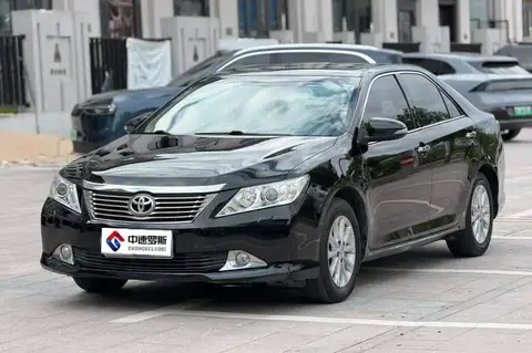 Camry 2012 2.0G Deluxe Edition