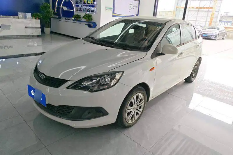 Storm Riders 2 2013 Hatchback 1.5L AMT Sharp Edition