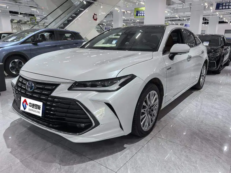 Asian Dragon 2022 Hybrid 2.5L XLE Premium Edition