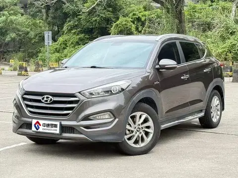 Tucson 2015 1.6T dual-clutch two-wheel drive intelligent model