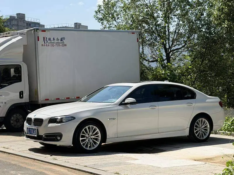 BMW 5 ซีรีส์ 2014 525Li Luxury Design Package