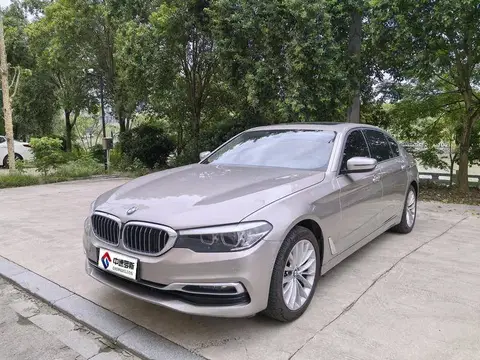 BMW 5 Series 2019 525Li Luxury Package