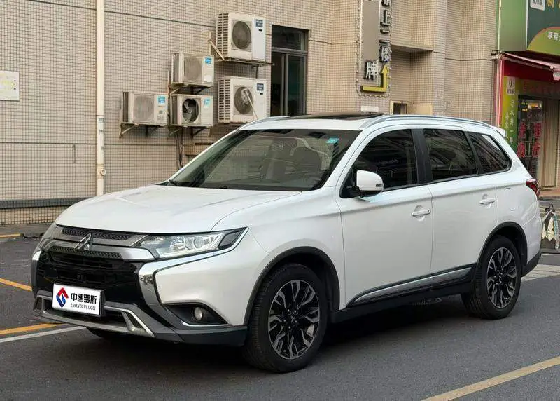 Outlander 2019 2.0L 2WD Enjoy Edition 7 Seaters National VI