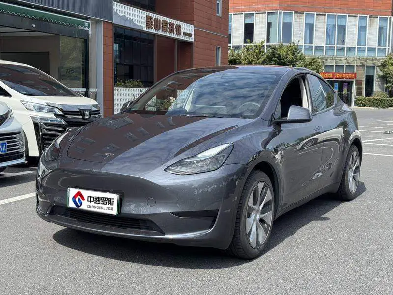 Mẫu Y 2022 rear-wheel drive version