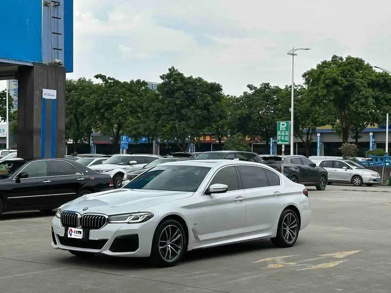 BMW 5 Series 2022 525Li M Sport Package