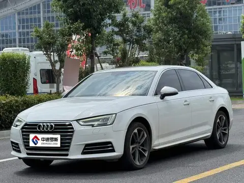 Audi A4L 2018 30th Anniversary รุ่น 40 TFSI Fashion รุ่น