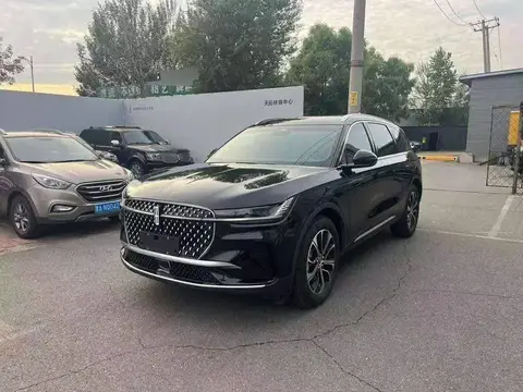 navigator 2026 2.0T Two-Wheel Drive Starter Edition