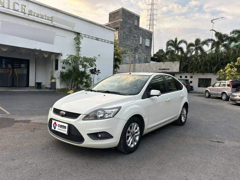 Fox 2013 Hatchback Classic 1.8L Automatic Basic Mẫu