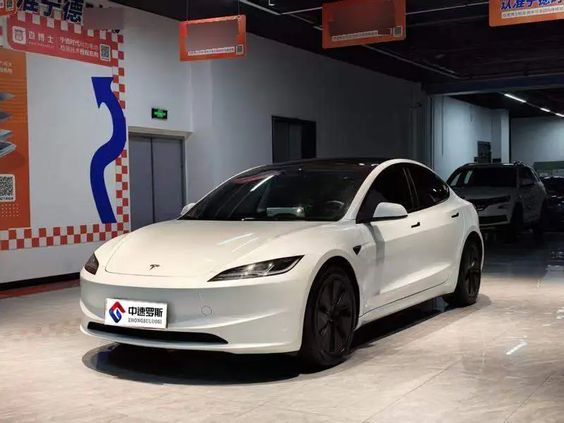รุ่น 3 2025 facelifted rear-wheel drive version