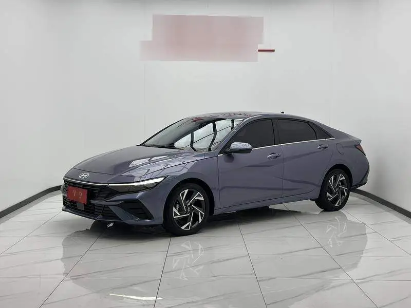 Elantra 2023 1.5L CVT LUX Premium Edition