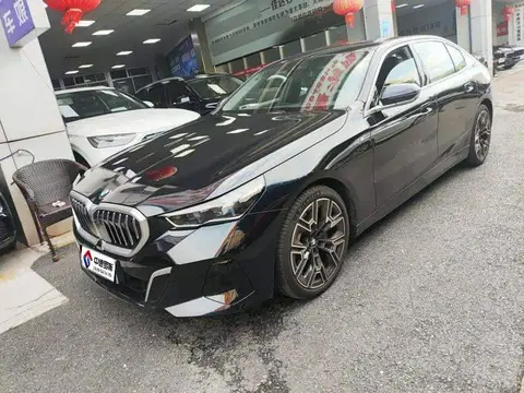 BMW 5 Dòng xe 2025 530Li Premium M Sport Package