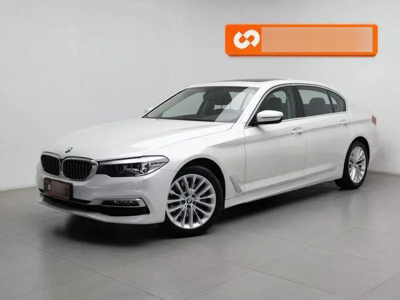 BMW 5 Series 2019 525Li Luxury Package