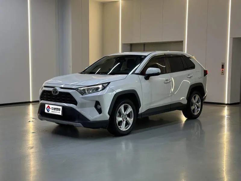 RAV4 Rongfang 2020 2.0L CVT 2WD Fashion Edition