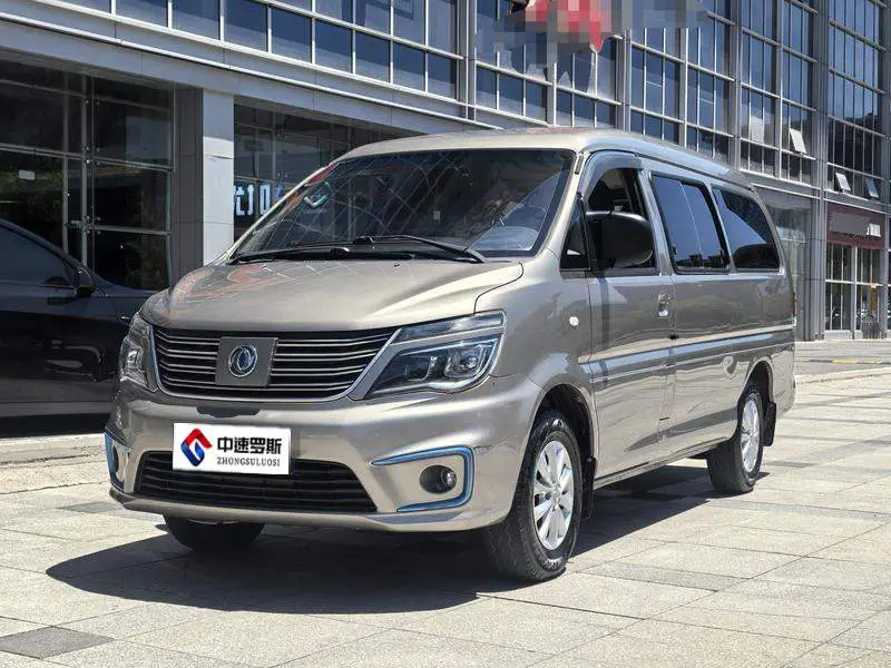 Lingzhi M5EV 2020 Comfort 7-seater