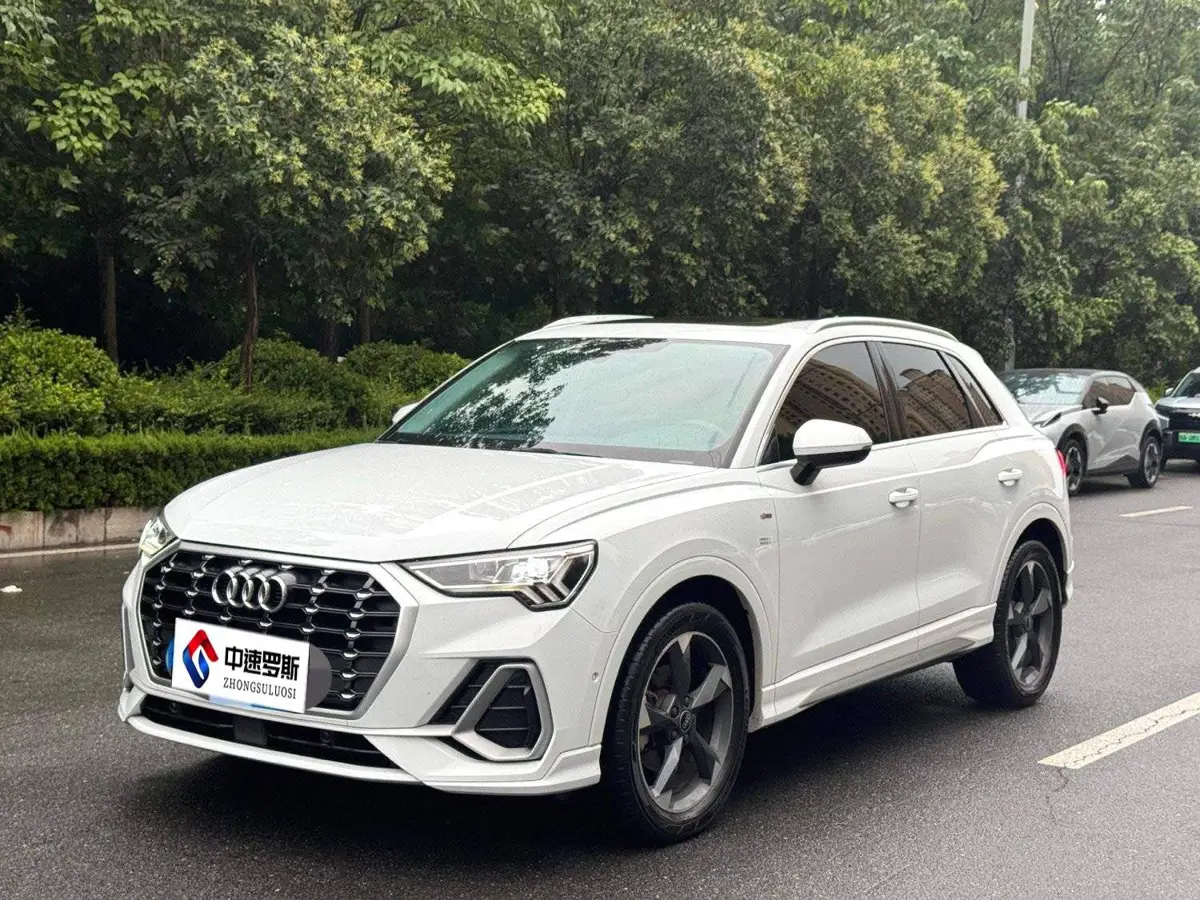 Audi Q3 2022 35 TFSI Stylish and Dynamic