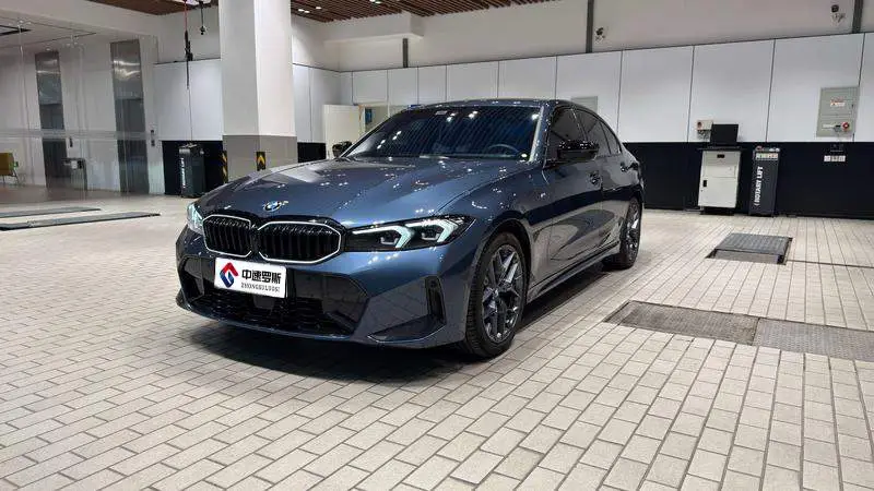 BMW 3 Series 2025 330i M Sport Night Edition