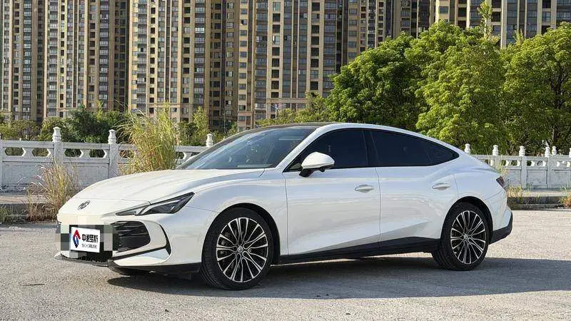 MG7 2023 1.5T DCT Elegant Edition