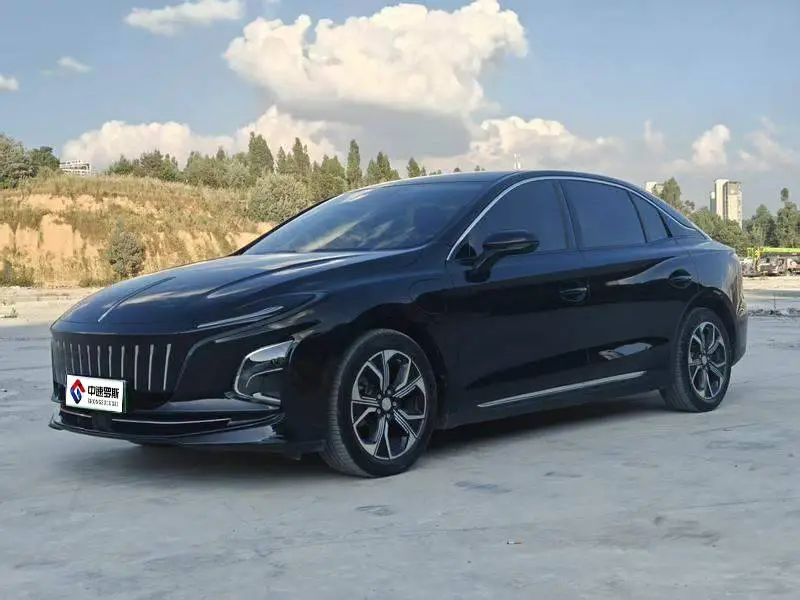 Hongqi E-QM5 2023 modified basic travel version