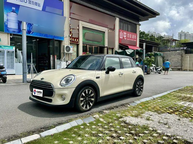 MINI 2016 1.5T COOPER Avant-garde five-door version