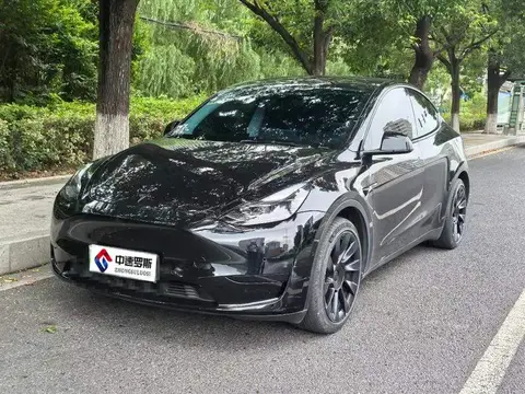 الطراز Y 2022 rear-wheel drive version