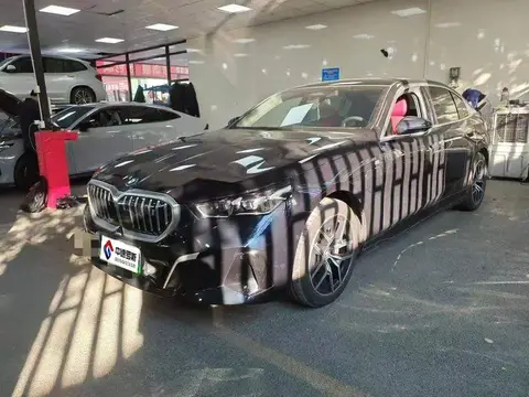 BMW i5 2024 eنظام الدفع 35L M Sport Package