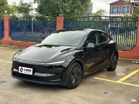 الطراز Y 2025 rear-wheel drive version
