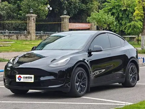 الطراز Y 2022 rear-wheel drive version