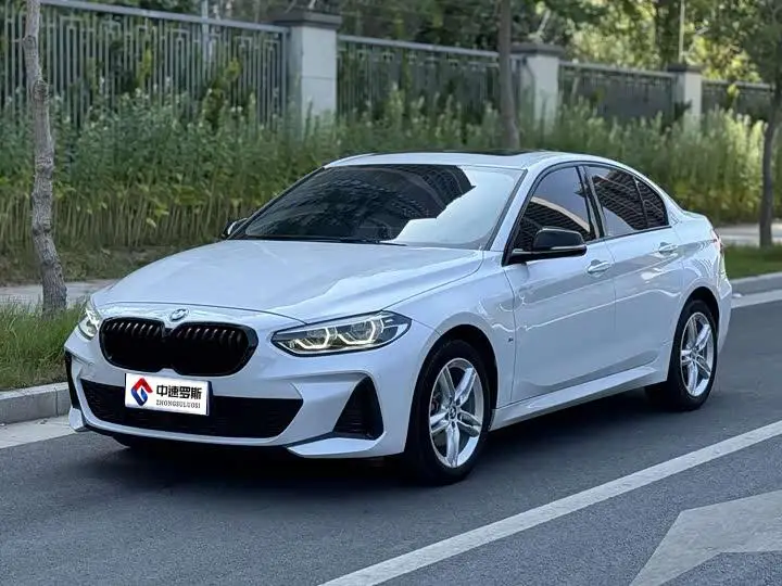 BMW 1 Серия 2022 120i M Sport Night Edition