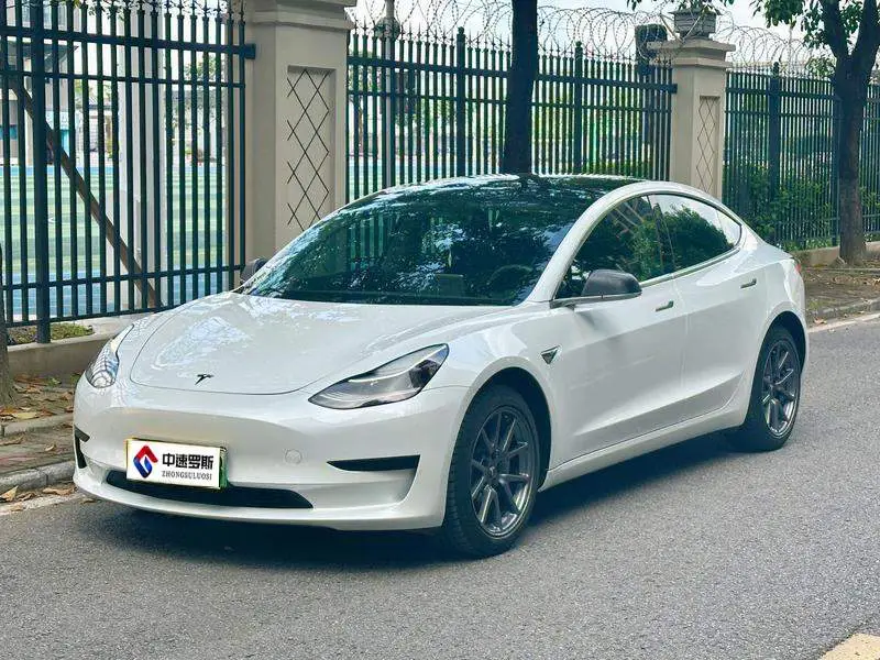 Model 3 2019 Standard Range RWD Upgraded Edition